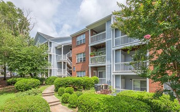 avenue at harbison exterior building